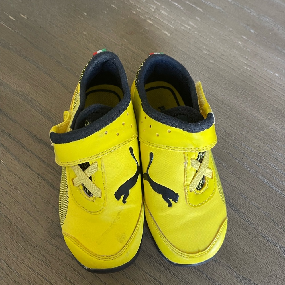 PUMA FERRARI Gently used toddler sneakers